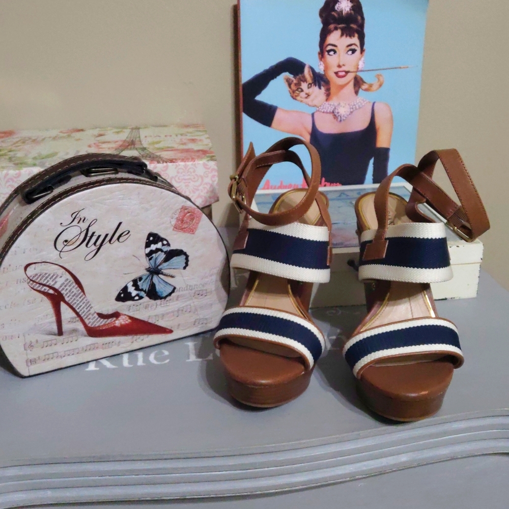 Gianni Bini platforms. Size 6 ❤️🔥